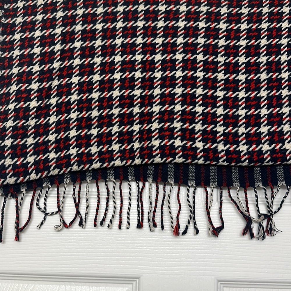 Tommy Hilfiger scarf/wrap